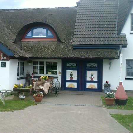 Pension Martens - Gaubenwohnung Wieck Exterior foto